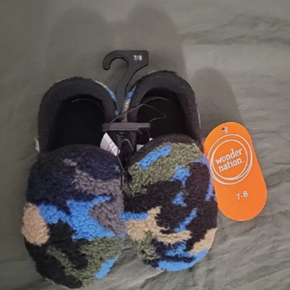 Wonder Nation Toddler & Big Boys' Camo Slipper Size 7-8